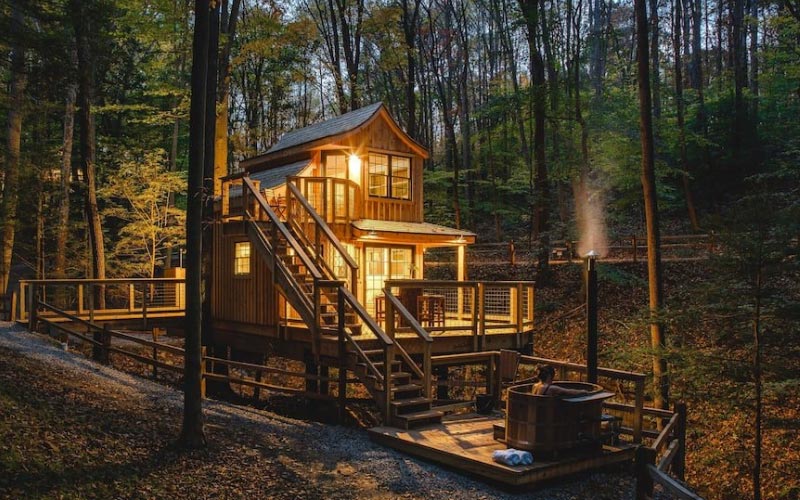 Treehouse Rentals in Ohio - Beech Treehouse