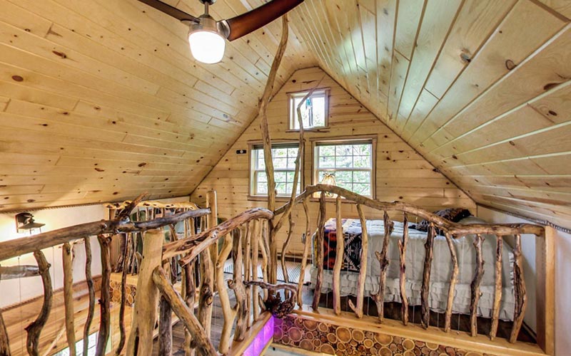 Boulder Ridge Treehouse - Bedroom