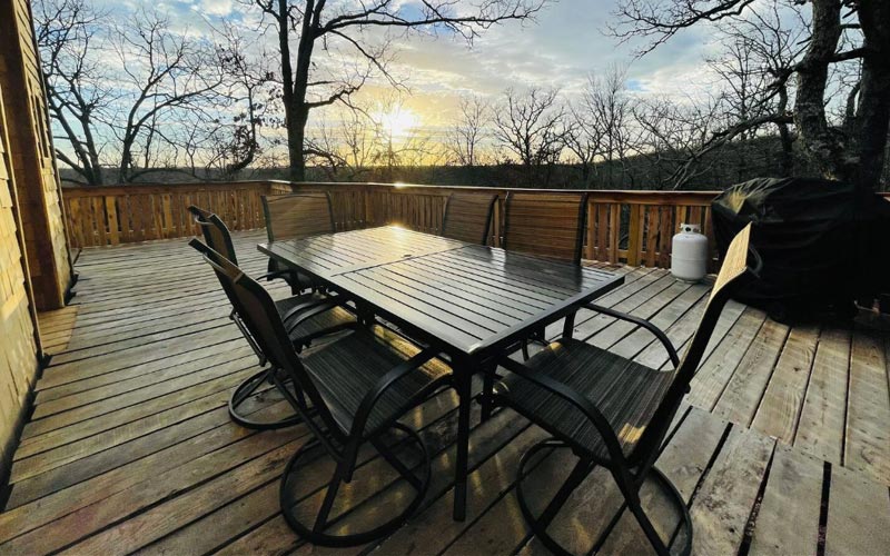 Treehouse Rentals In Oklahoma - Lost Boys’ Treehouse Hideout Deck
