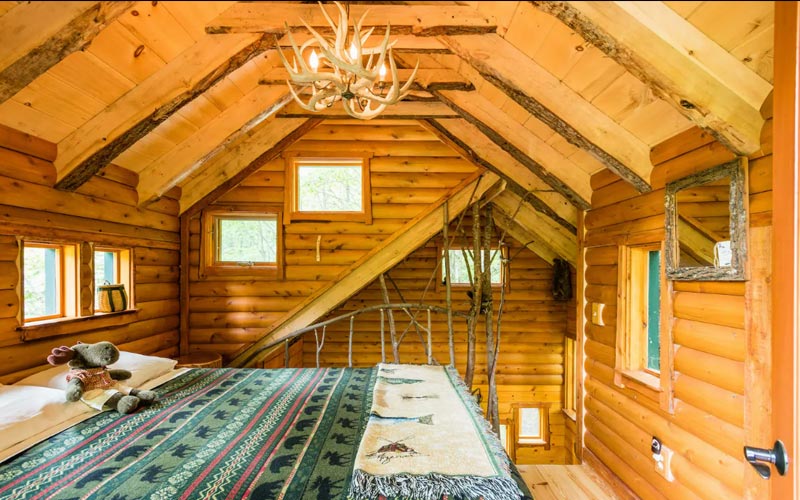 Treehouse Rentals In Vermont - Moose Meadow Lodge Treehouse bedroom