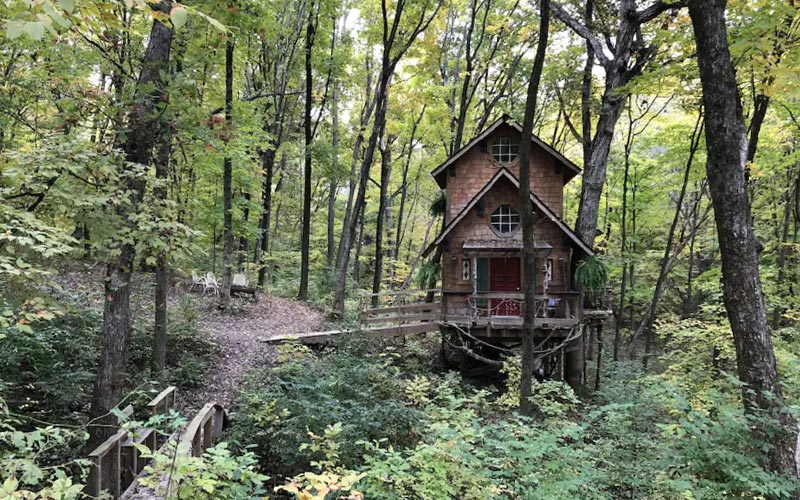 Treehouse rentals in Illinois