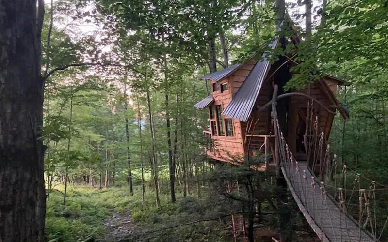 Treehouse at Bliss Ridge Farm - Treehouses In Vermont