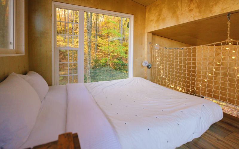 Pisgah Highlands Tree House - Buncombe County, North Carolina bedroom view