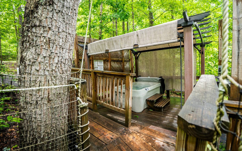 Holly Rock: Cozy Escape - hot tub