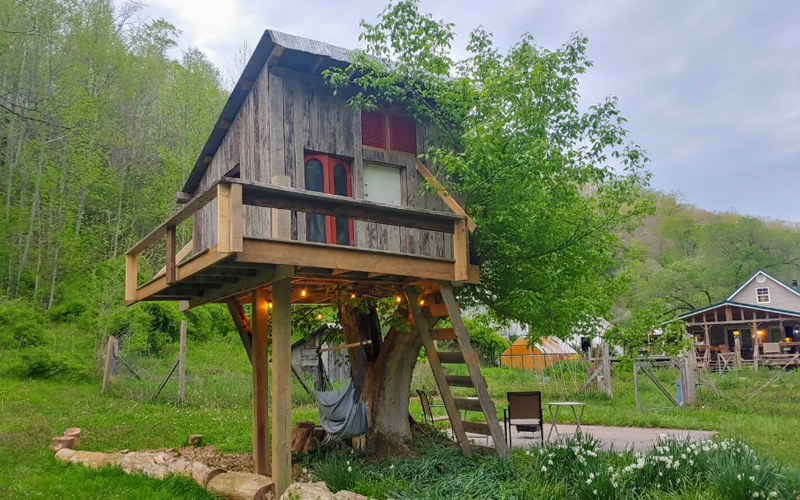 Treehouse rentals in West Virginia - Whimsical Treehouse